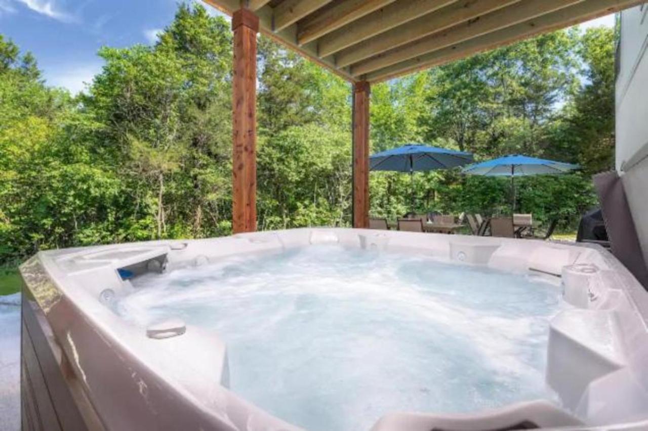 Premier Retreat With Hot Tub, Theater & Pool Table Villa Hollister Eksteriør bilde